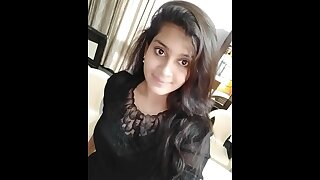 हिंदी - दुकान में काम करने वाली लड़की को पटा कर खूब चोदा